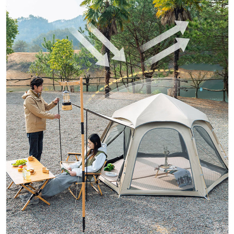 Tenda sferica all'aperto aperta