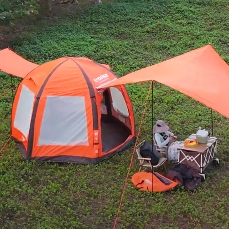 Tenda gonfiabile emisferica 2 porte 4 finestre